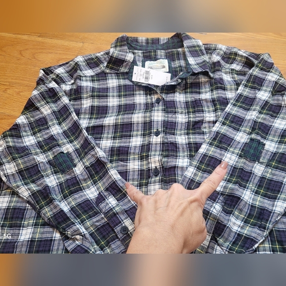 American Eagle Cropped Flannel Patch Shirt NWT SZ MEDIUM - Picture 6 of 10